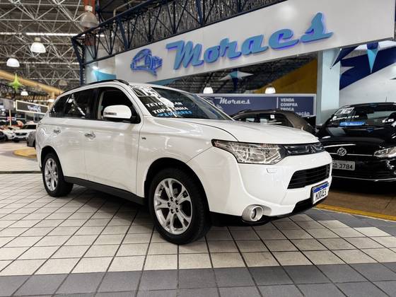 MITSUBISHI OUTLANDER 3.0 GT 4X4 V6 24V GASOLINA 4P AUTOMÁTICO MITSUBISHI OUTLANDER 3.0 GT 4X4 V6 24V GASOLINA 4P AUTOMÁTICO